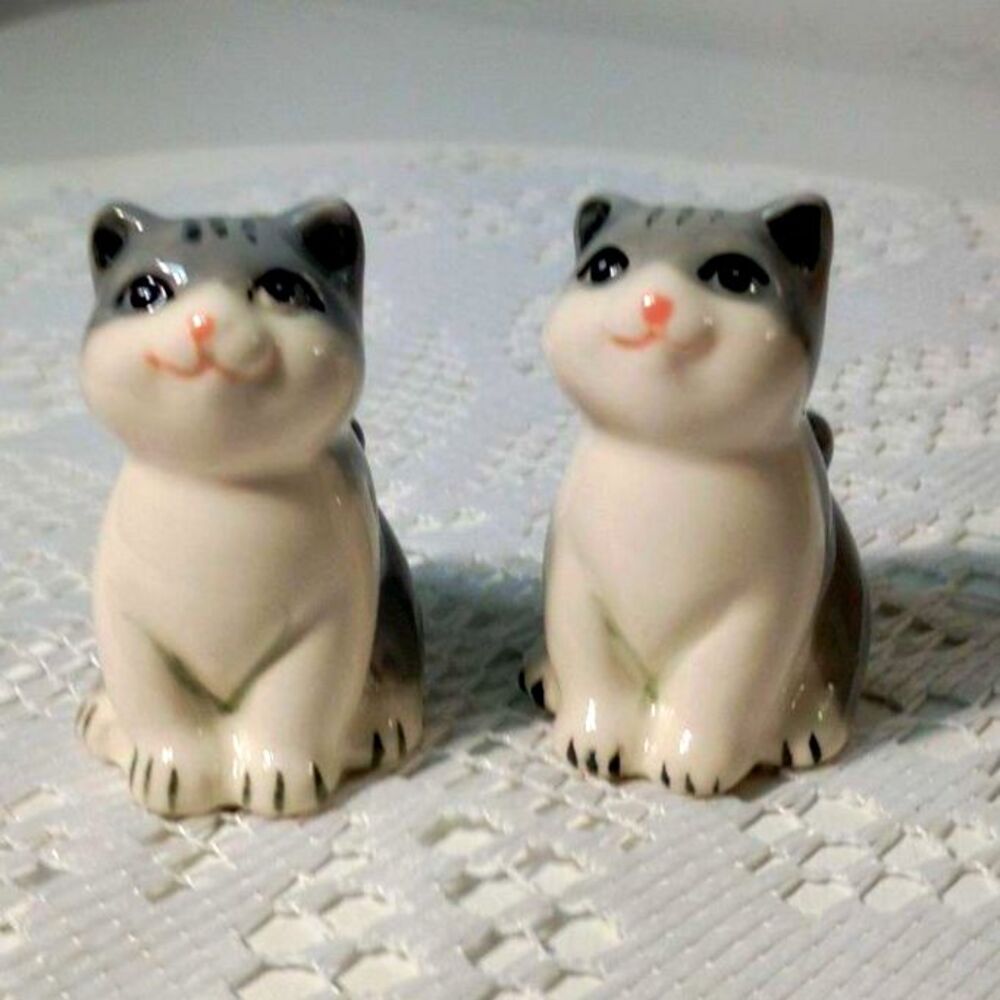 Mini Kitten Ceramic Salt and Pepper Shakers Gray and White~New~Cracker Barrel